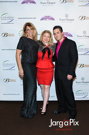 Posche_Holiday_Fashion_Show_2012-082