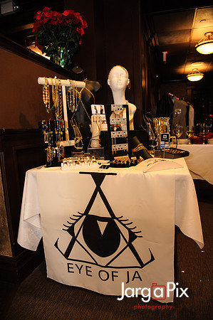 Posche_Holiday_Fashion_Show_2012-021