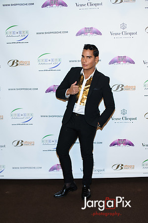 Posche_Holiday_Fashion_Show_2012-075