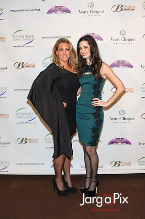 Posche_Holiday_Fashion_Show_2012-065