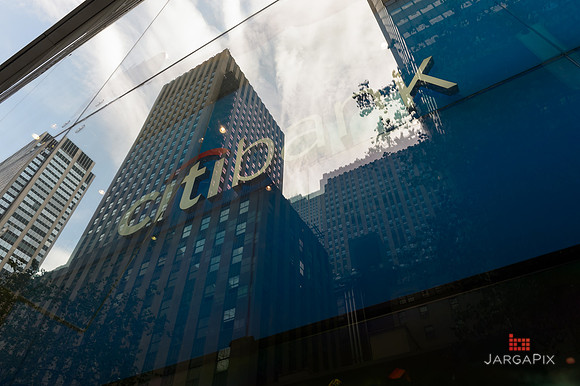 Soho_Exp_Citi_666_Window_Installation_10-19-2015-111