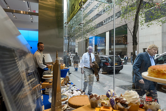Soho_Exp_Citi_666_Window_Installation_10-19-2015-074