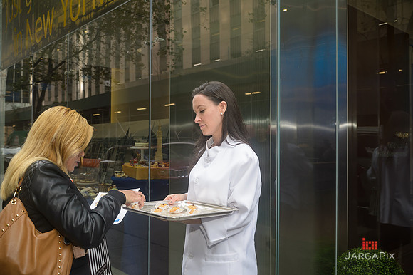 Soho_Exp_Citi_666_Window_Installation_10-19-2015-125