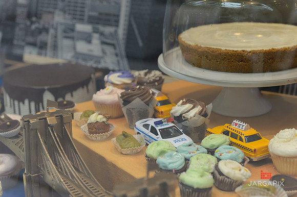 Soho_Exp_Citi_666_Window_Installation_10-19-2015-002