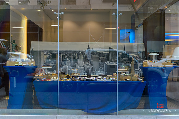 Soho_Exp_Citi_666_Window_Installation_10-19-2015-103