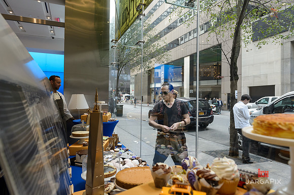 Soho_Exp_Citi_666_Window_Installation_10-19-2015-075
