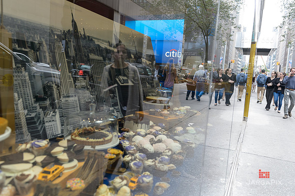 Soho_Exp_Citi_666_Window_Installation_10-19-2015-051