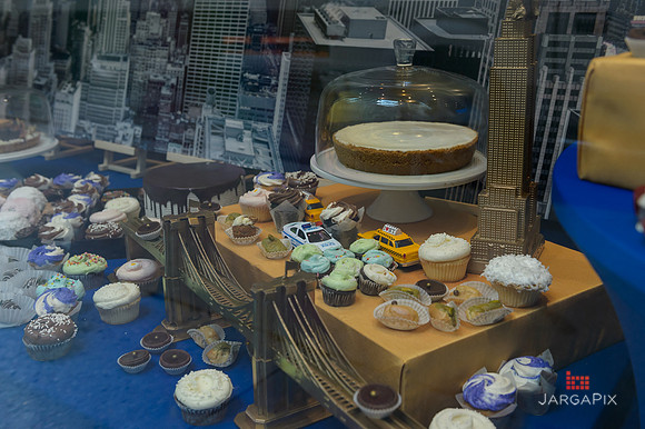 Soho_Exp_Citi_666_Window_Installation_10-19-2015-104