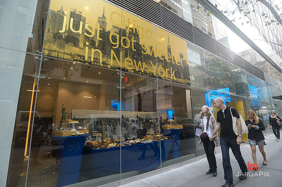 Soho_Exp_Citi_666_Window_Installation_10-19-2015-116