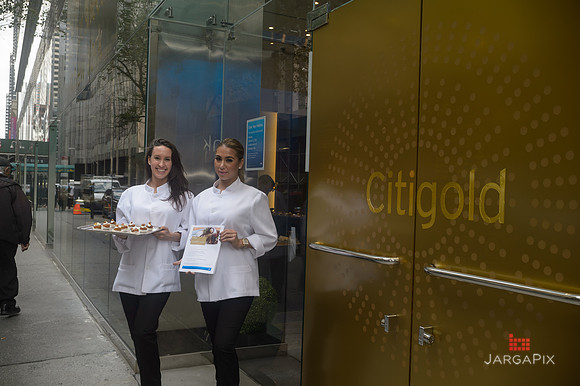 Soho_Exp_Citi_666_Window_Installation_10-19-2015-130