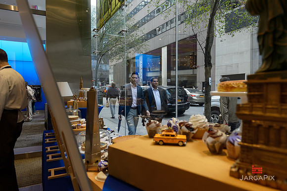 Soho_Exp_Citi_666_Window_Installation_10-19-2015-073