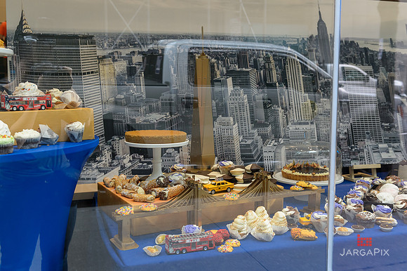 Soho_Exp_Citi_666_Window_Installation_10-19-2015-001