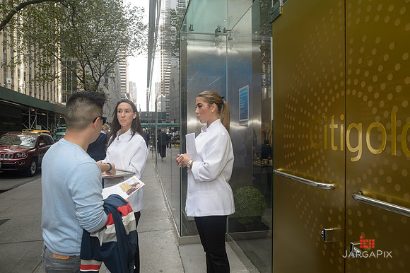 Soho_Exp_Citi_666_Window_Installation_10-19-2015-127