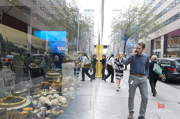 Soho_Exp_Citi_666_Window_Installation_10-19-2015-052