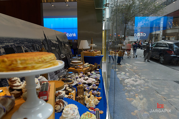 Soho_Exp_Citi_666_Window_Installation_10-19-2015-068