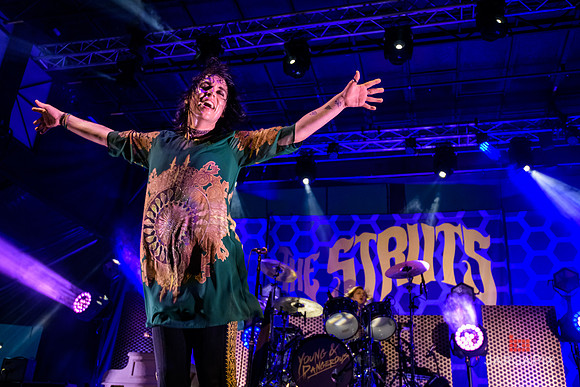 The_Struts_Mount_Airy_2019-008