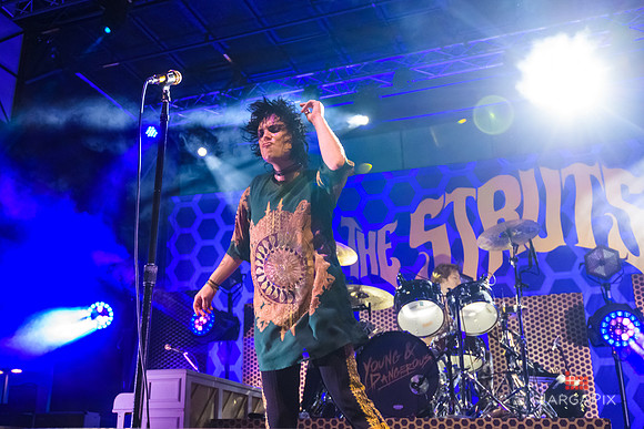 The_Struts_Mount_Airy_2019-003