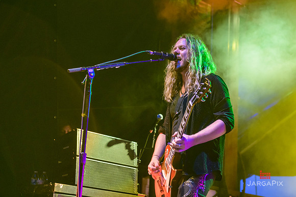 The_Struts_Mount_Airy_2019-002