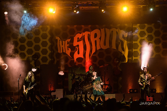 The_Struts_Mount_Airy_2019-016
