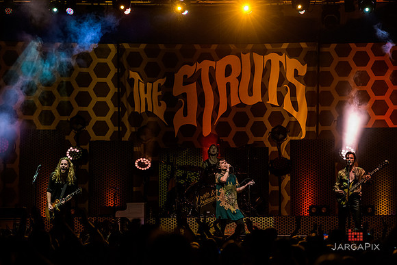 The_Struts_Mount_Airy_2019-017