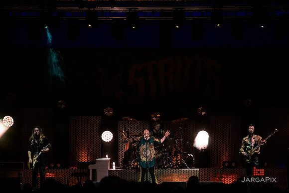 The_Struts_Mount_Airy_2019-013