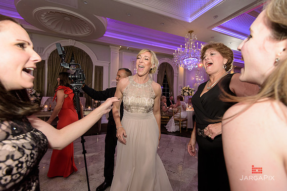 Lauren_Dom_Wedding_Slideshow-084