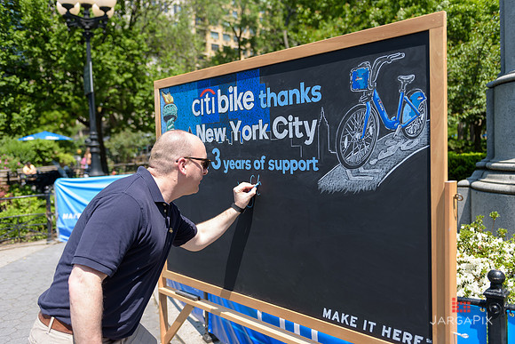 Soho_CitiBike_Installation_Union_Square_Spring_2016-0119