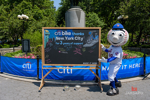 Soho_CitiBike_Installation_Union_Square_Spring_2016-0190