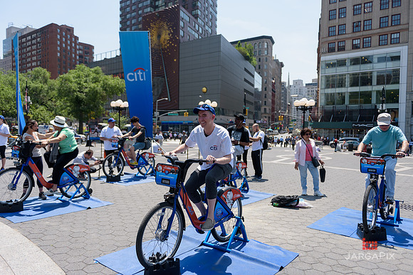 Soho_CitiBike_Installation_Union_Square_Spring_2016-0258