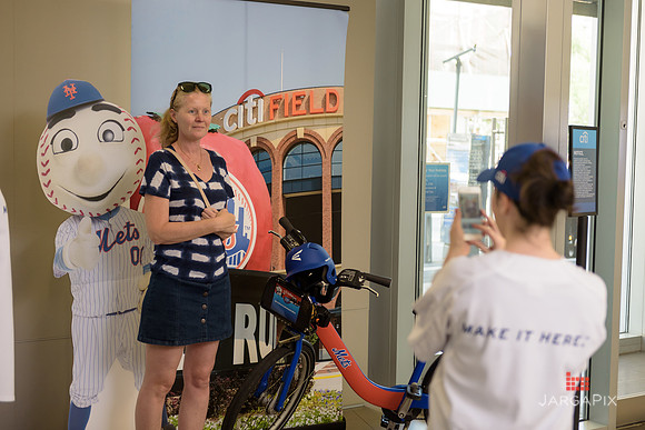 Soho_CitiBike_Installation_Union_Square_Spring_2016-0107
