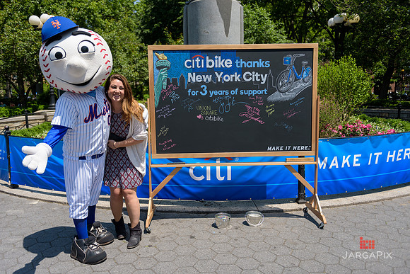 Soho_CitiBike_Installation_Union_Square_Spring_2016-0206