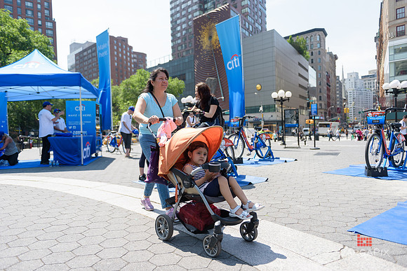 Soho_CitiBike_Installation_Union_Square_Spring_2016-0079