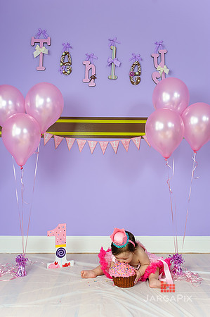 Tenley_1yr_Cake_Smash-148