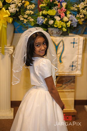 SofiaMaria_Gallo_Communion-021