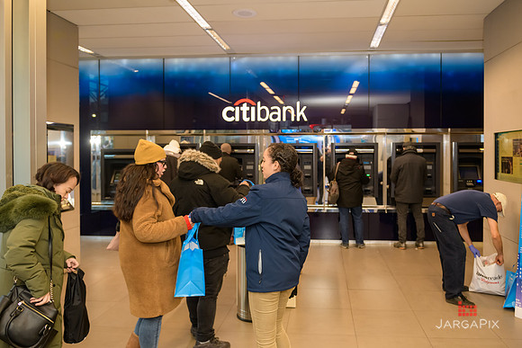 Soho_Citi_USQ_Gift Wrapping_2019_Activation-056