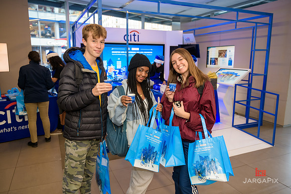 Soho_Citi_USQ_Gift Wrapping_2019_Activation-050
