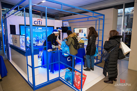 Soho_Citi_USQ_Gift Wrapping_2019_Activation-097