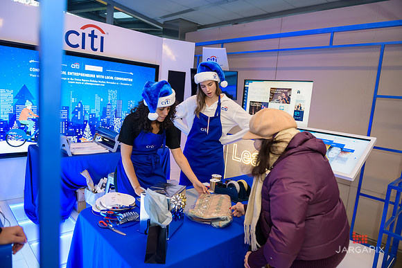 Soho_Citi_USQ_Gift Wrapping_2019_Activation-072