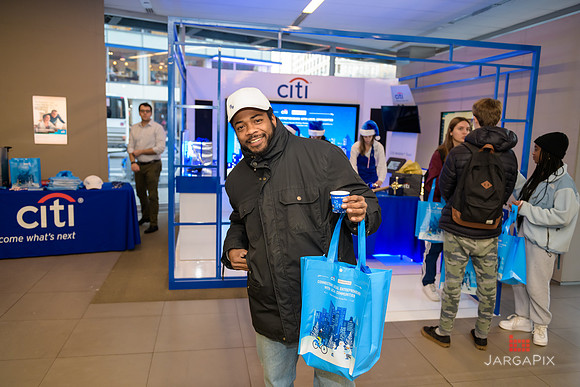 Soho_Citi_USQ_Gift Wrapping_2019_Activation-058