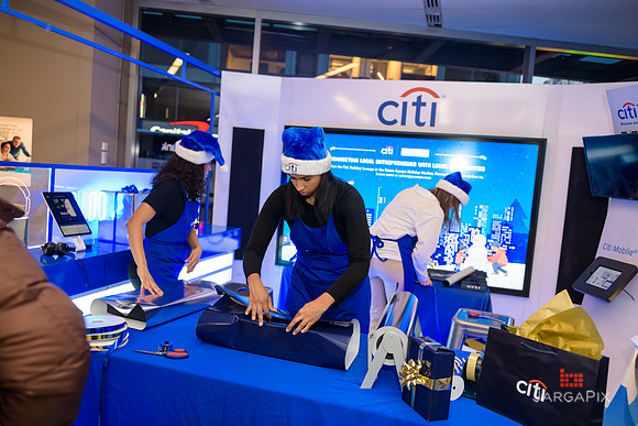 Soho_Citi_USQ_Gift Wrapping_2019_Activation-102