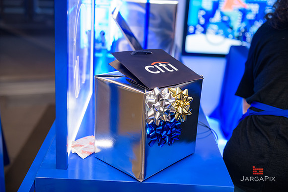 Soho_Citi_USQ_Gift Wrapping_2019_Activation-103