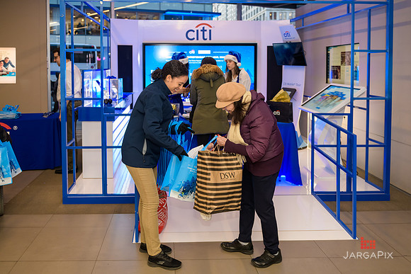 Soho_Citi_USQ_Gift Wrapping_2019_Activation-090
