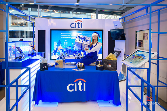 Soho_Citi_USQ_Gift Wrapping_2019_Activation-009