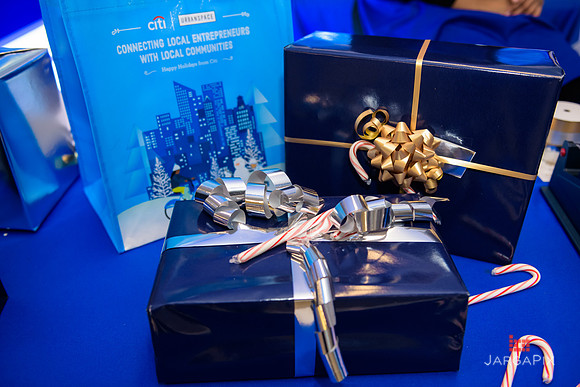 Soho_Citi_USQ_Gift Wrapping_2019_Activation-040