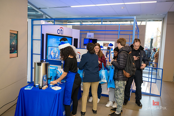Soho_Citi_USQ_Gift Wrapping_2019_Activation-049