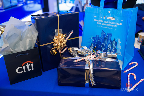 Soho_Citi_USQ_Gift Wrapping_2019_Activation-041
