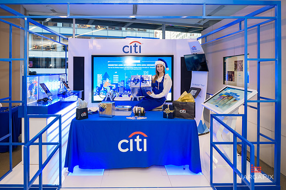 Soho_Citi_USQ_Gift Wrapping_2019_Activation-008