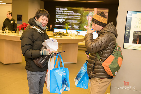 Soho_Citi_USQ_Gift Wrapping_2019_Activation-069