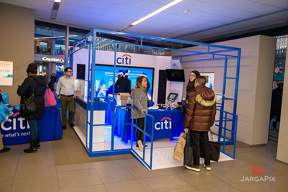 Soho_Citi_USQ_Gift Wrapping_2019_Activation-100
