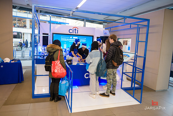Soho_Citi_USQ_Gift Wrapping_2019_Activation-064